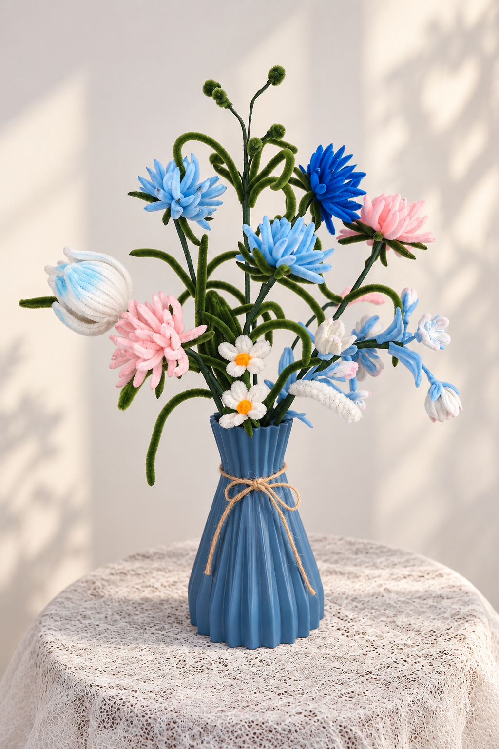 Fleurs bleues dans un vase