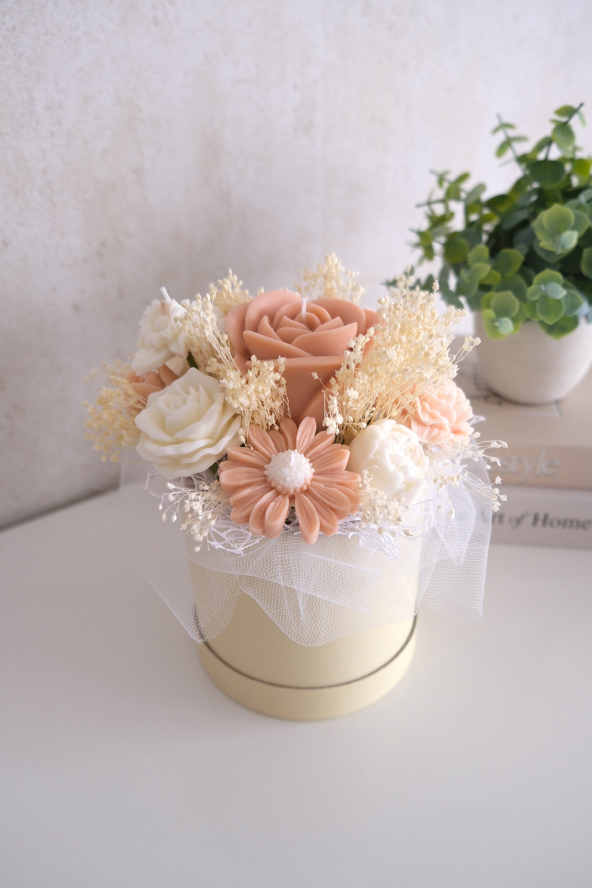 Candle bouquet 'Apricot Harmony'