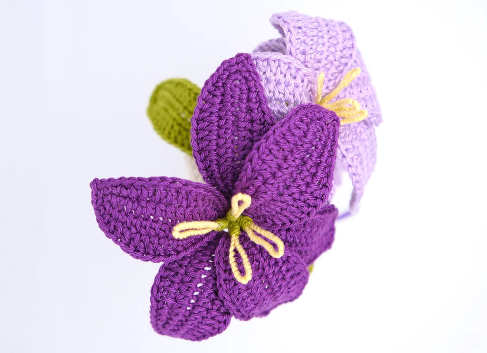 Leliebloemen met vaas (Pre-order)