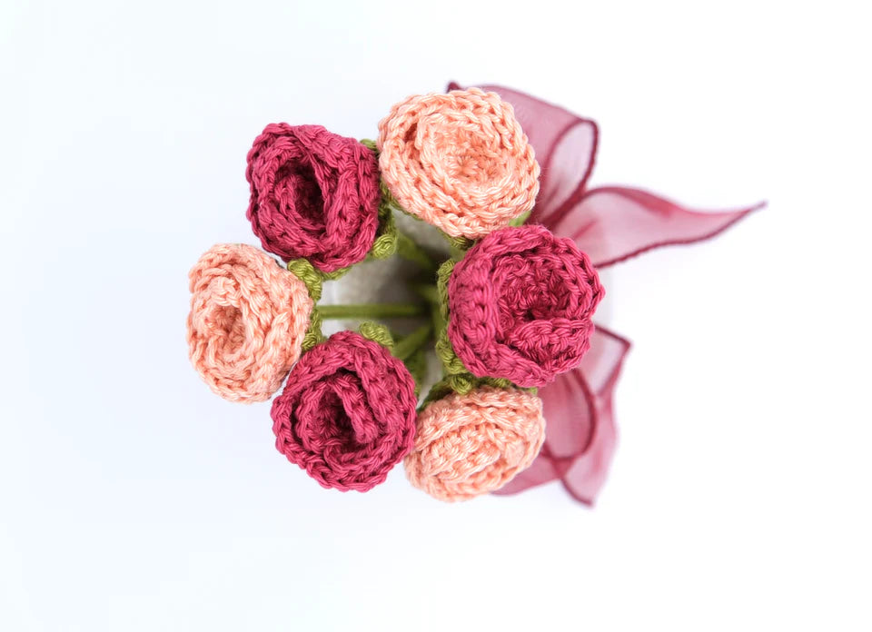 Red roses with vase
