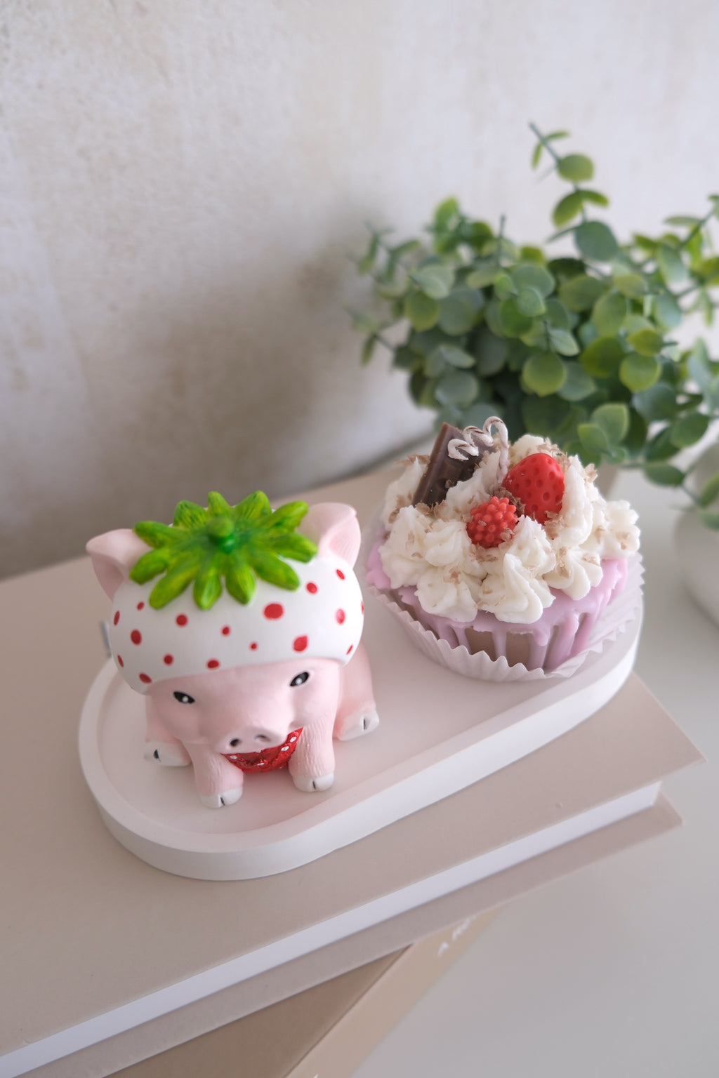 'Strawberry Pig Set' Candle