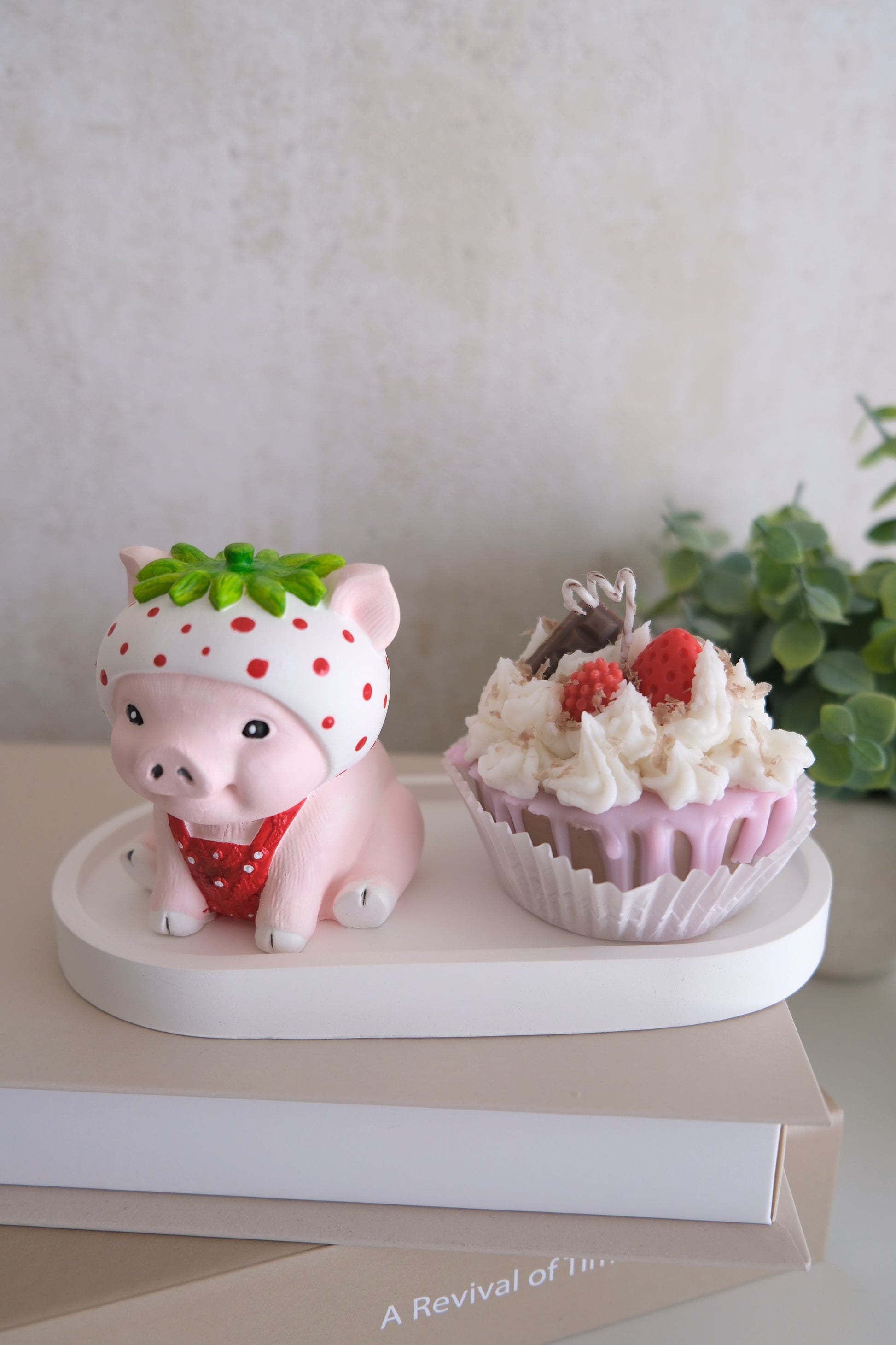 'Strawberry Pig Set' Candle