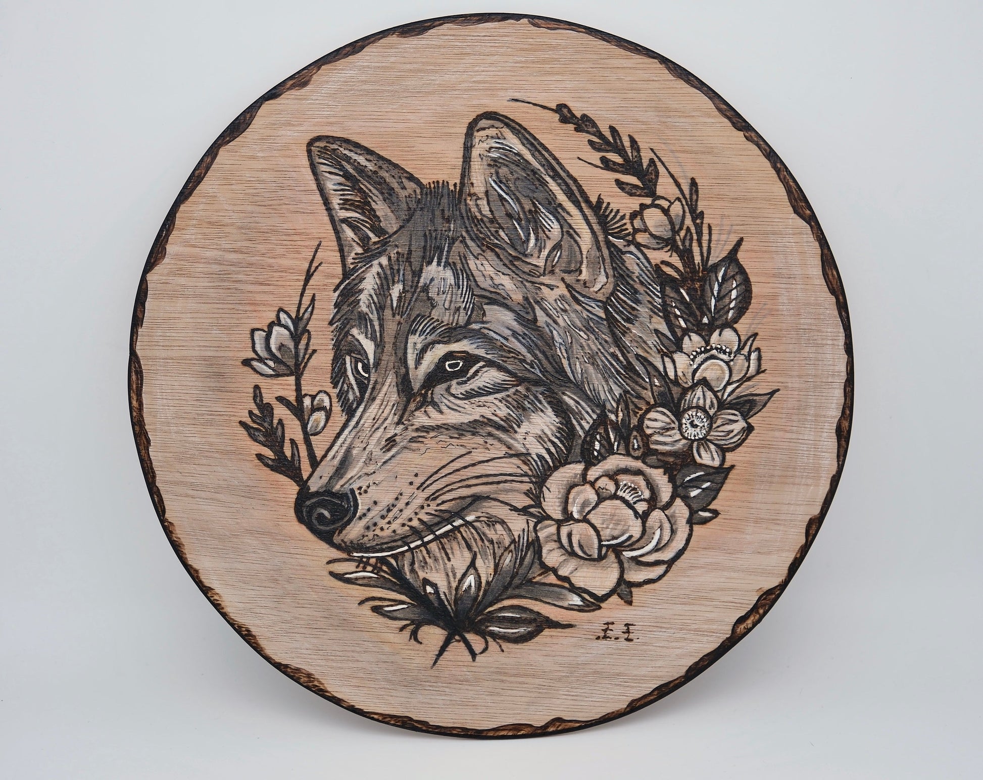 Wolf met bloemen