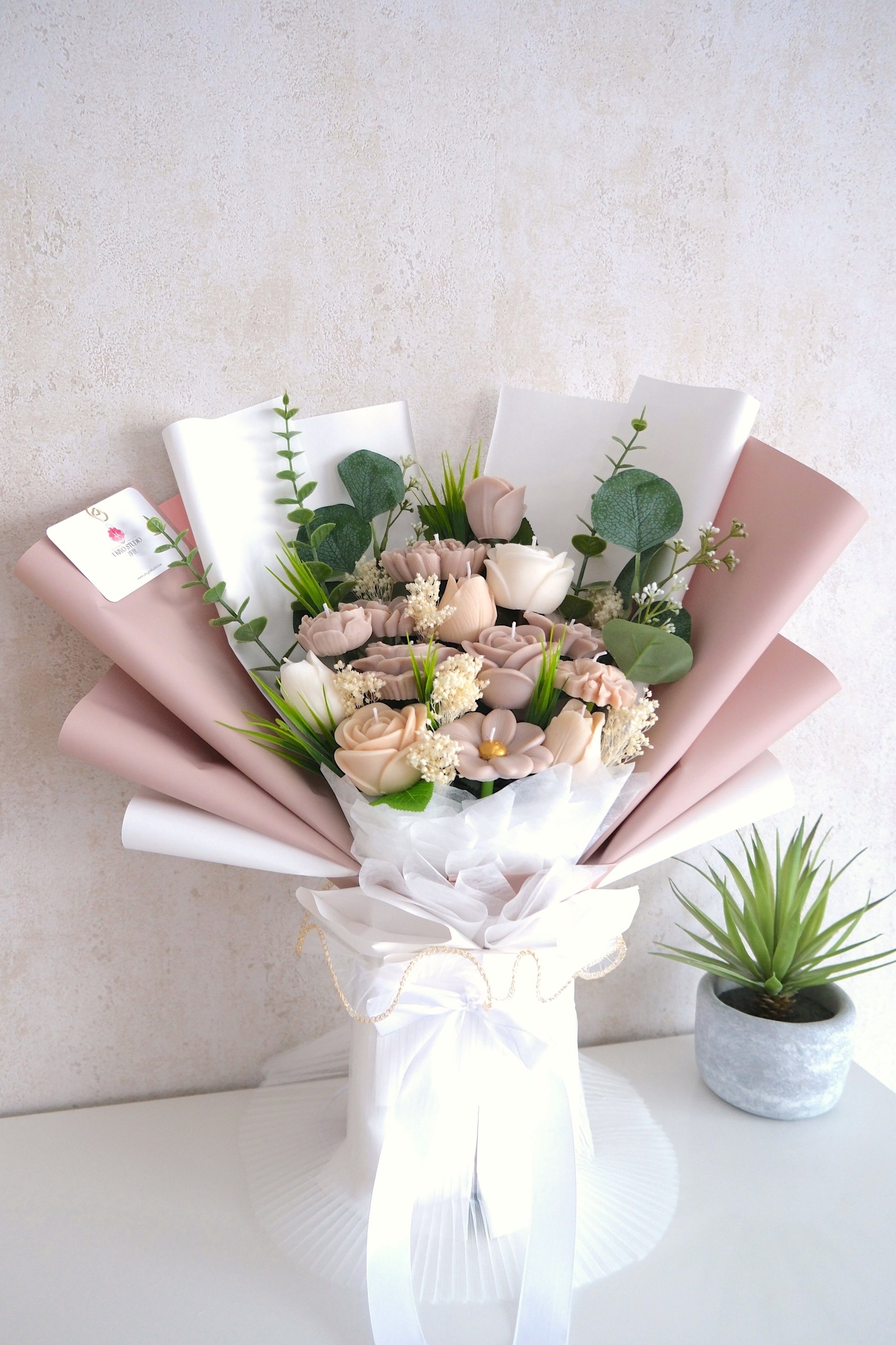Kaarsenboeket 'Neutral Bloom'