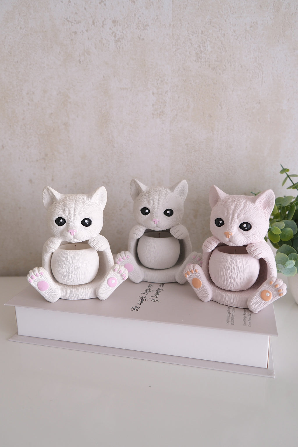 Cat figurine + candle