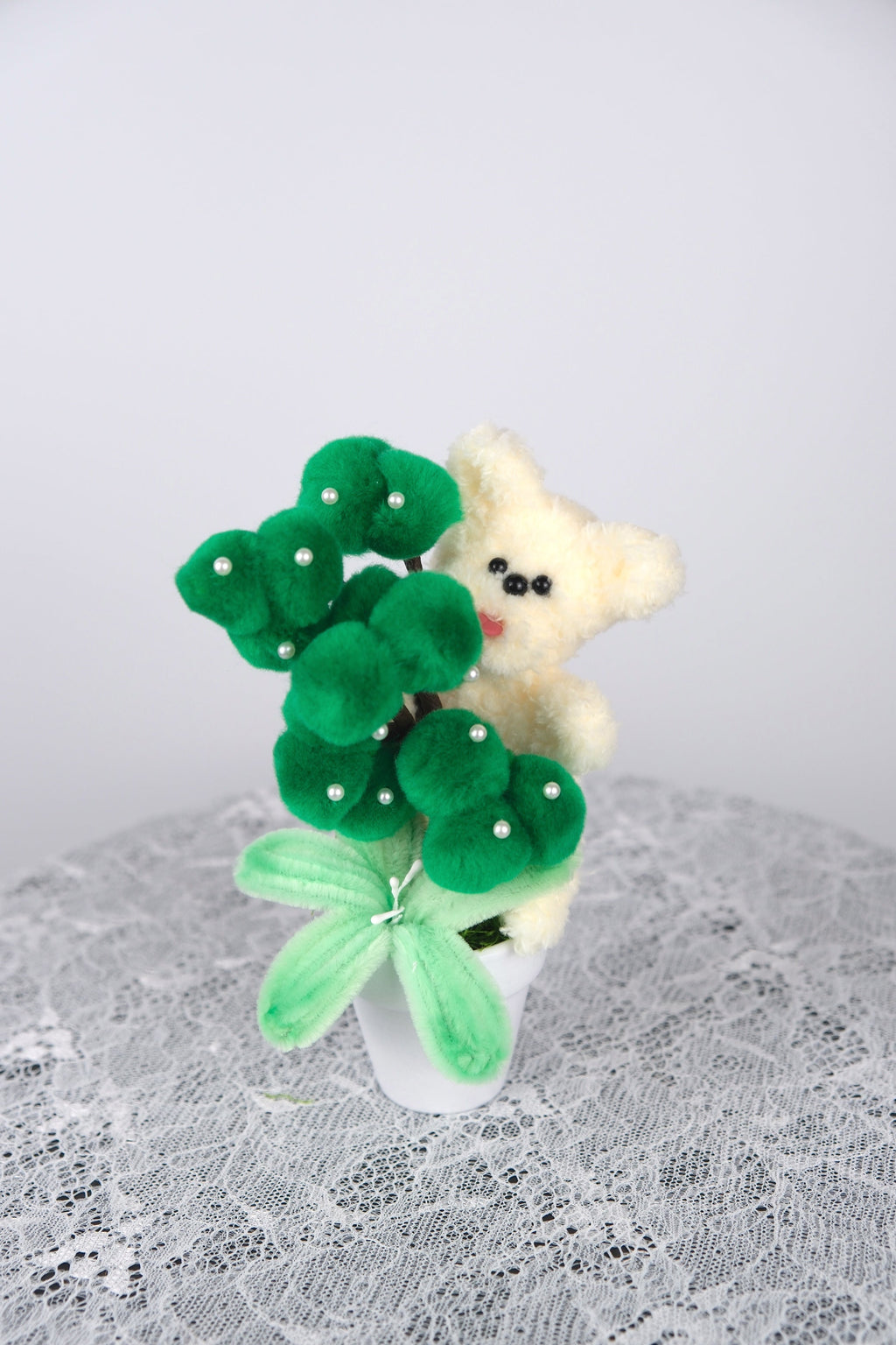 Kleine honden met bloempotjes