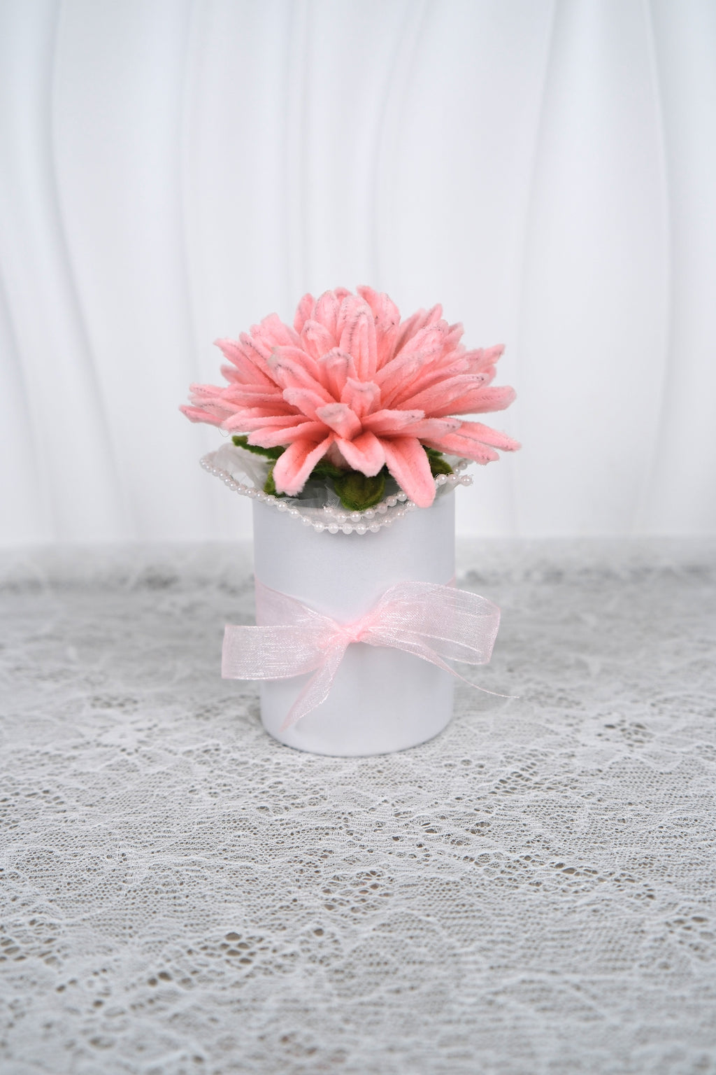 Chrysant in klein potje