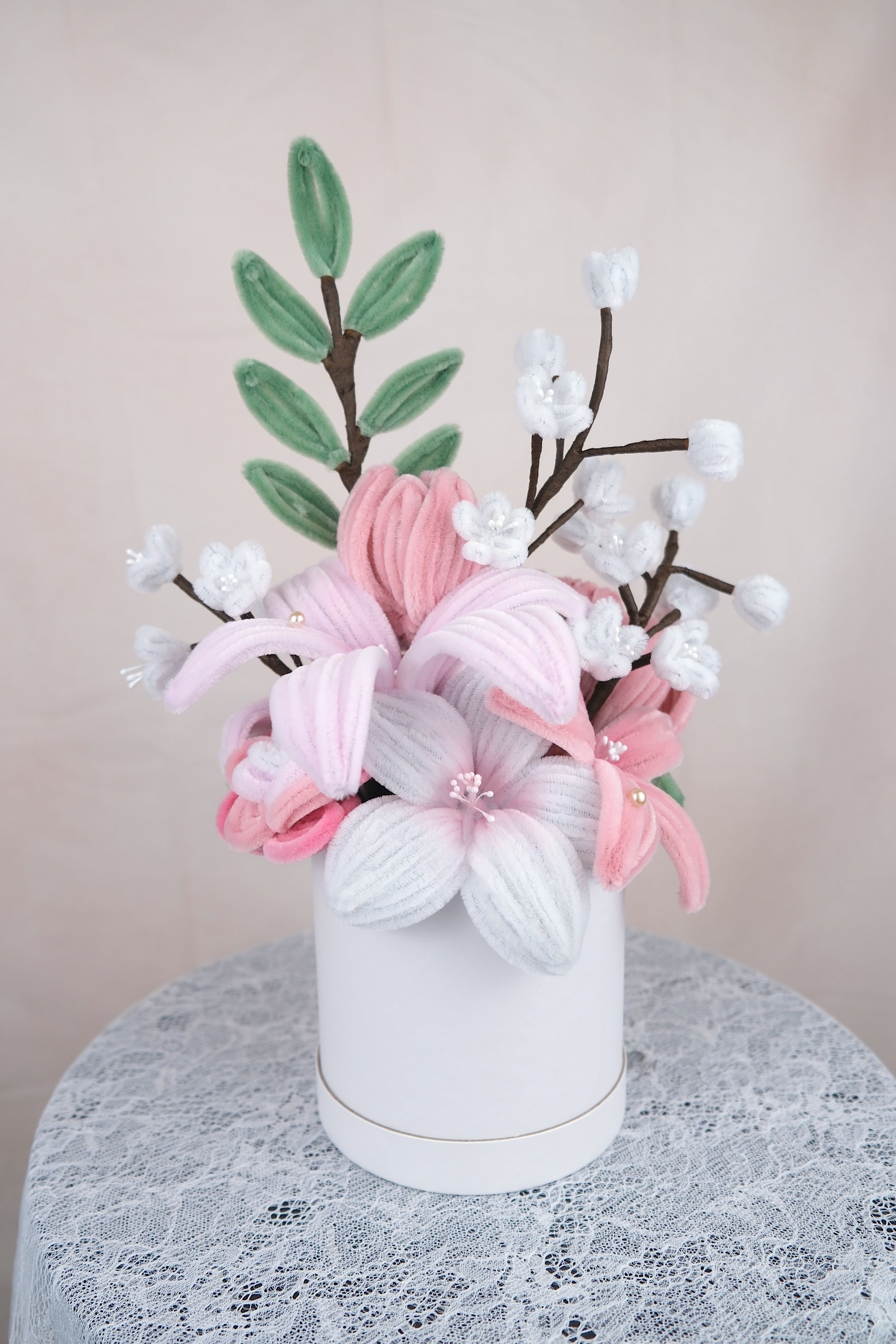 Roze bloemen pot