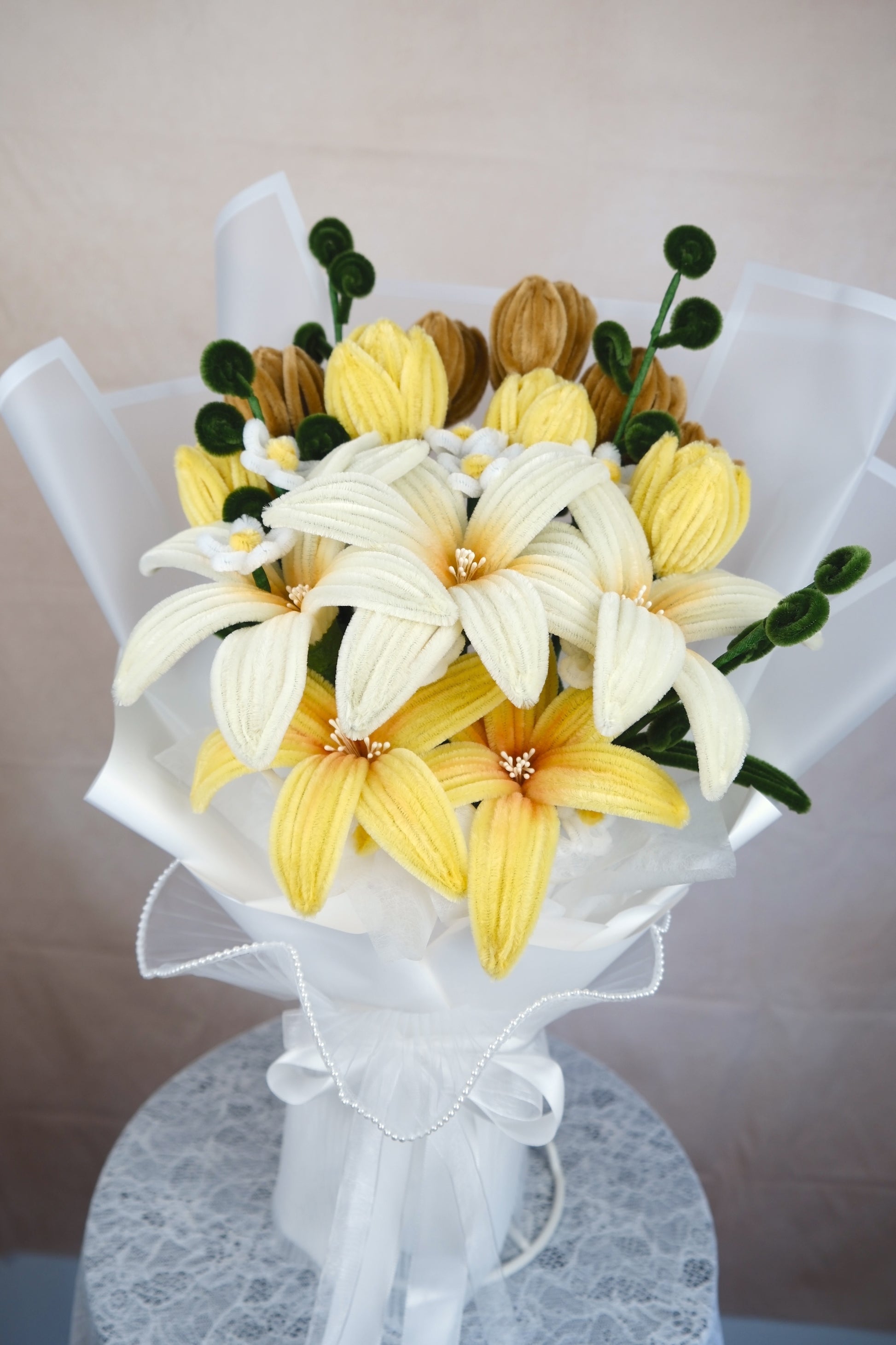 Lelie en tulpen boeket
