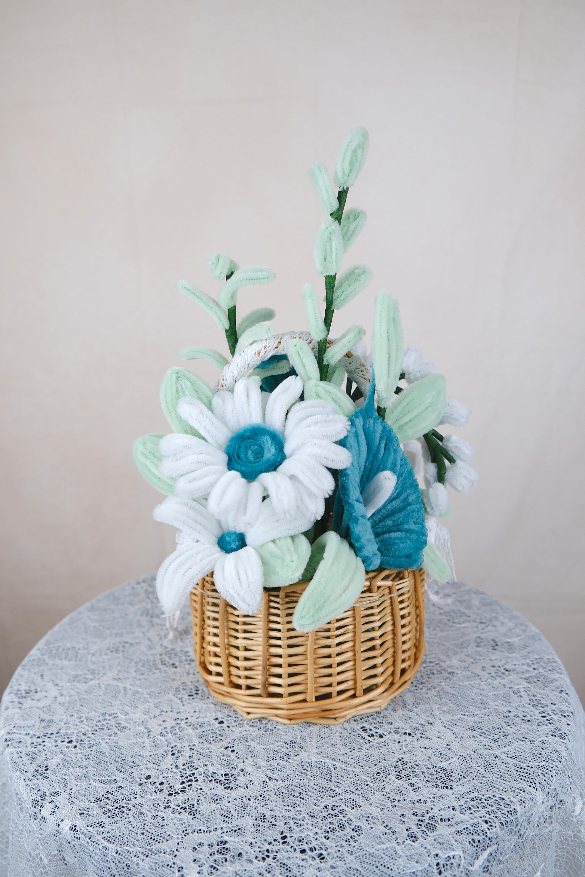 Kleine bloemen mandjes (2 kleuren)