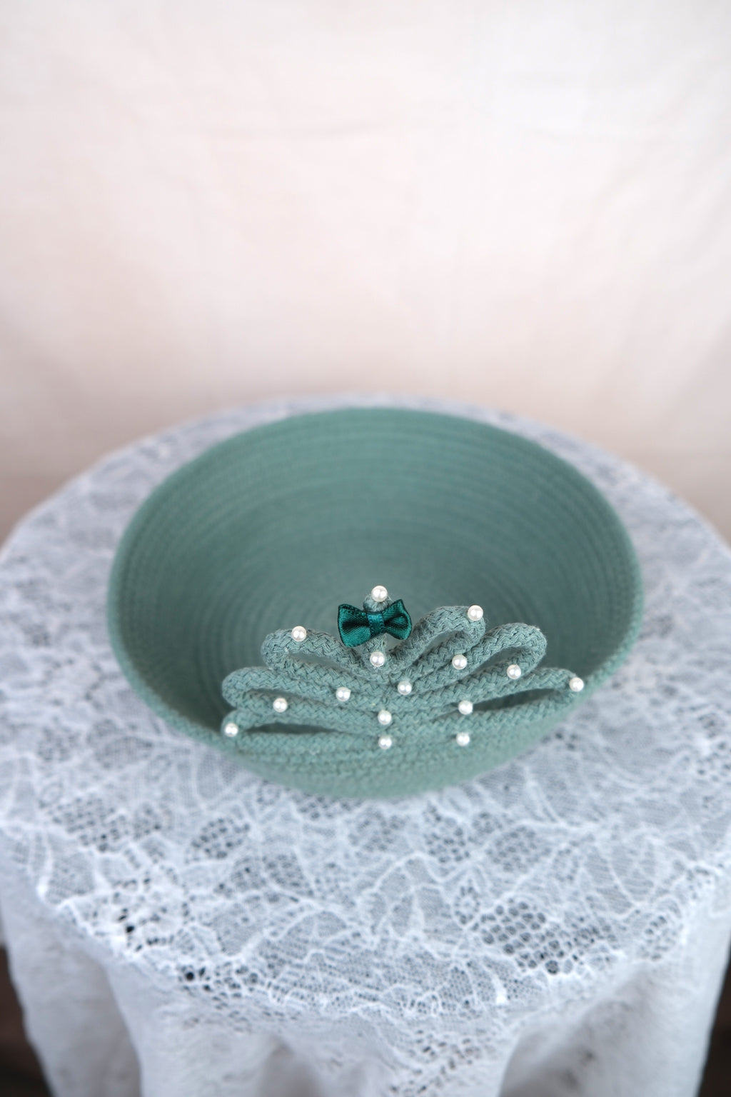 Kerstboom mandje met parels en strik