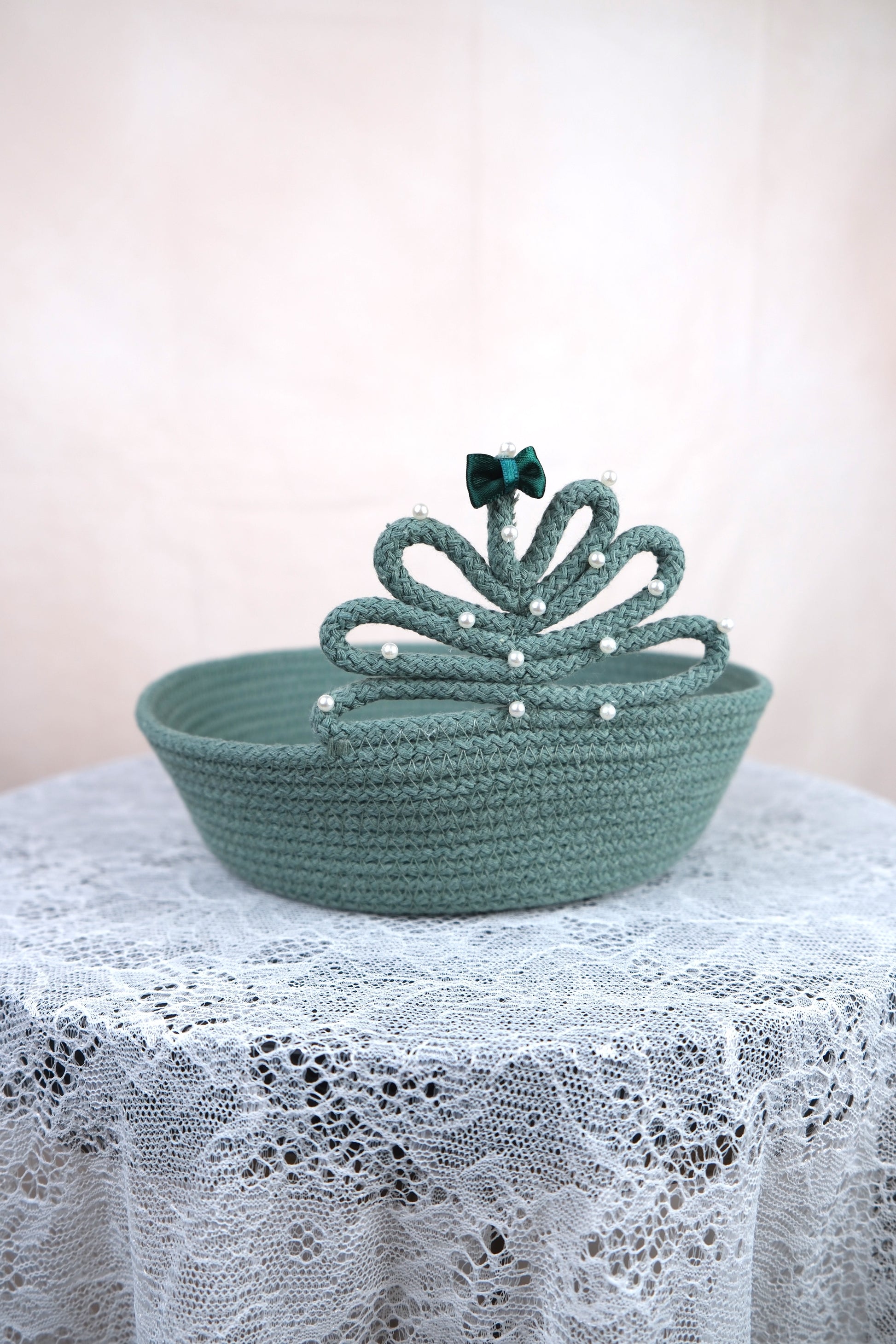 Kerstboom mandje met parels en strik