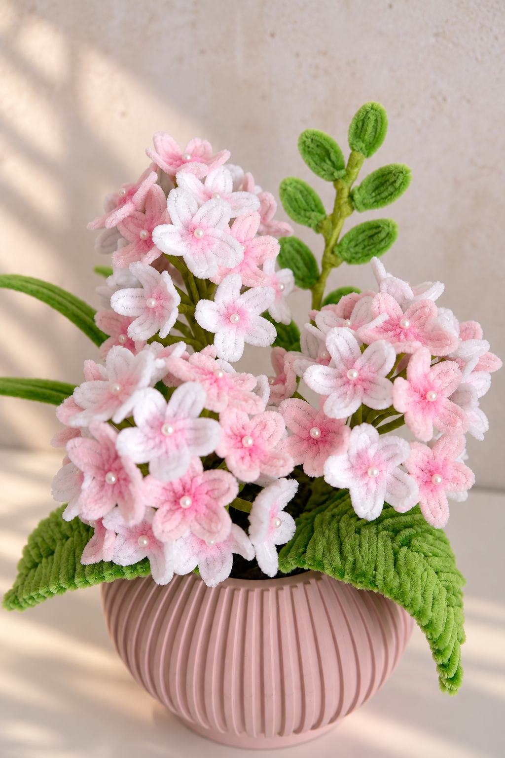 Flower arrangement 'Blush Hydrangea'